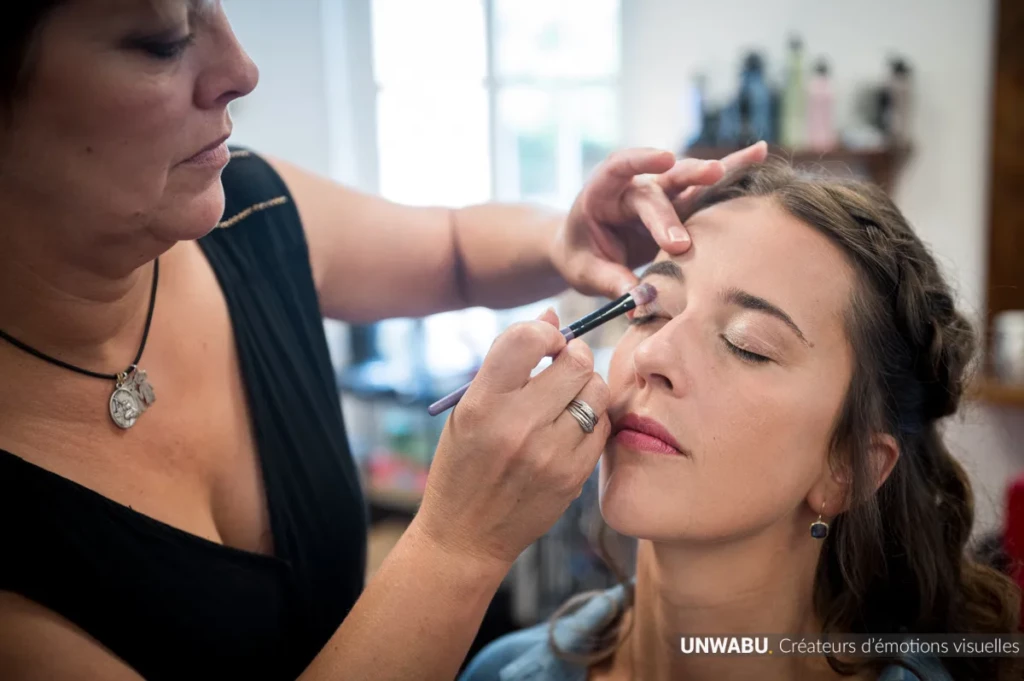 Maquillage avant séance photo