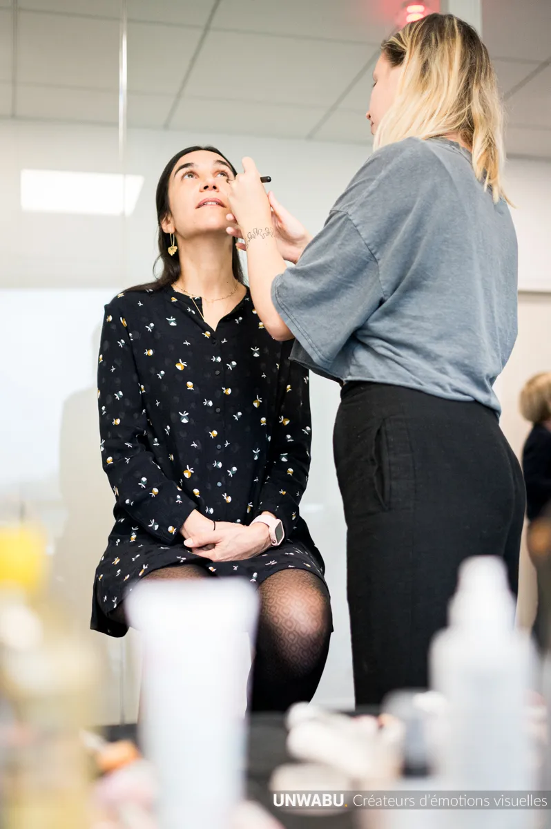 maquillage lors d'un shooting corporate