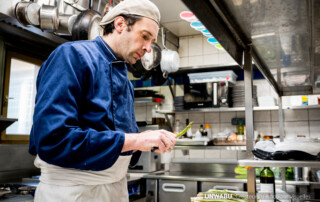 Le chef - Reportage photo dans les cuisines d'un restaurant gastronomique
